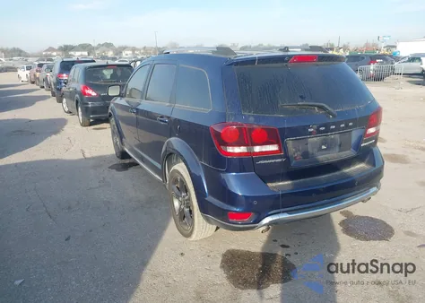 2018 Dodge Journey Crossroad z USA, uszkodzony, nr VIN 3C4PDCGG5JT310799